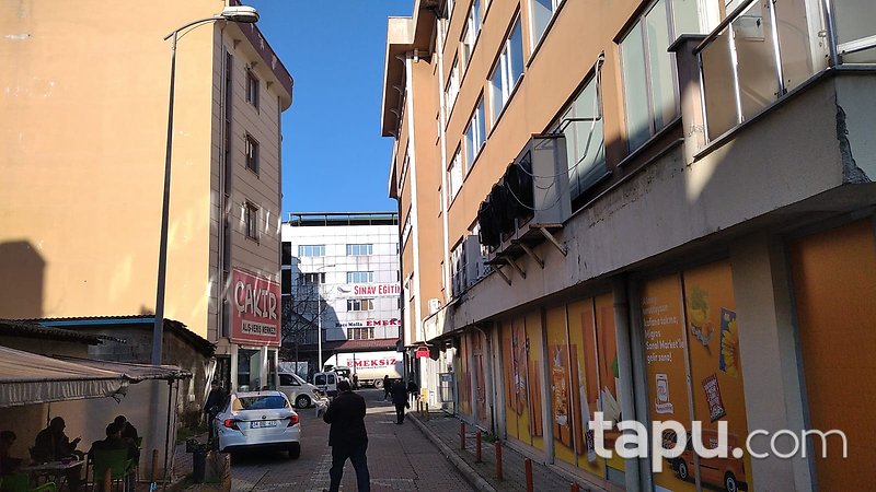 Zonguldak Çaycuma'da Yakıcı İş Merkezi İçinde 18 m2 Ofis