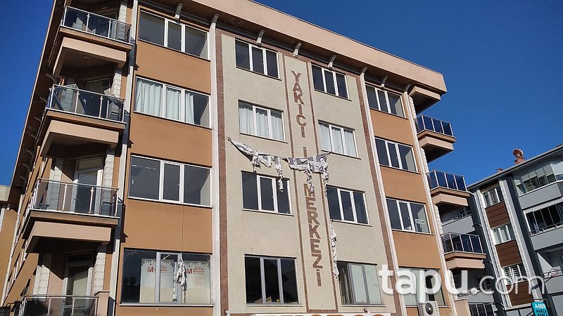 Zonguldak Çaycuma'da Yakıcı İş Merkezi İçinde 18 m2 Ofis