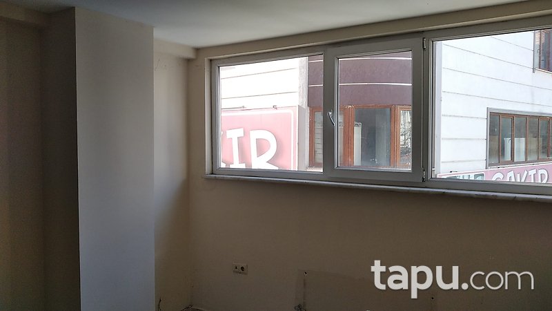 Zonguldak İstiklal Caddesi'nde Yakıcı İş Merkezi İçinde 22 m2 Ofis