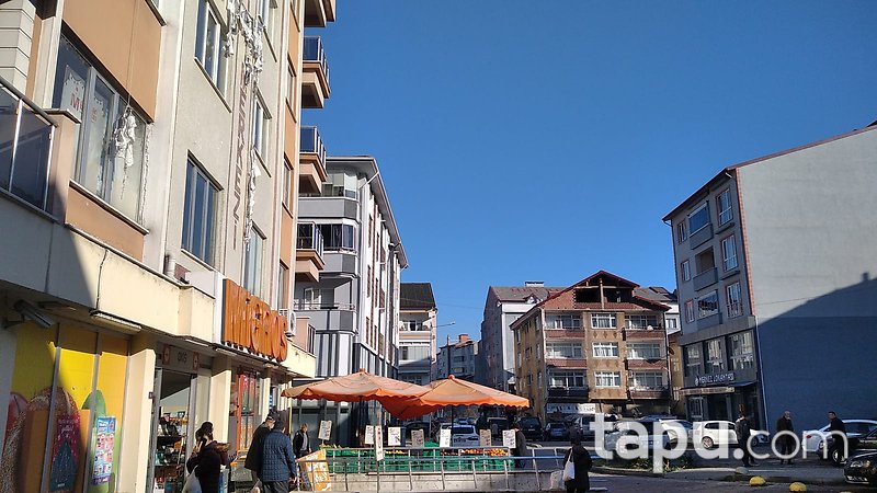 Zonguldak Çaycuma'da Yakıcı İş Merkezi İçinde 28 m Ofis