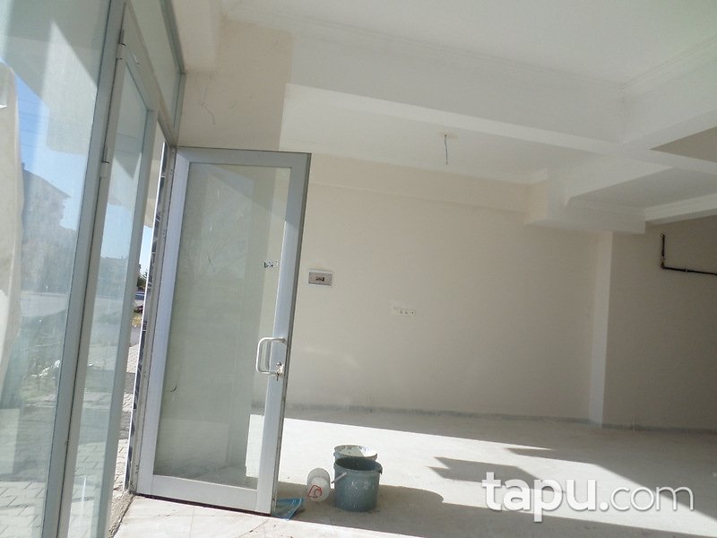 Ankara Çubuk İbni Sina Caddesi'ne Cepheli Dükkan