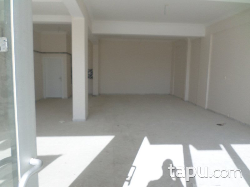 Ankara Çubuk İbni Sina Caddesi'ne Cepheli Dükkan