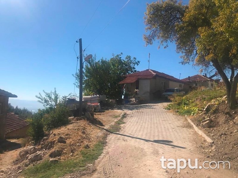 Pamukkale Eymir Mahallesi'nde Avlulu 73 m2 Müstakil Ev