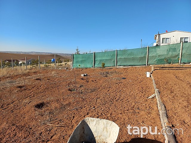 Gölbaşı'nda 987 m2 Arsa İçinde Müstakil Ev