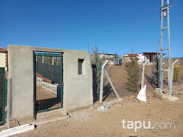 Gölbaşı'nda 987 m2 Arsa İçinde Müstakil Ev