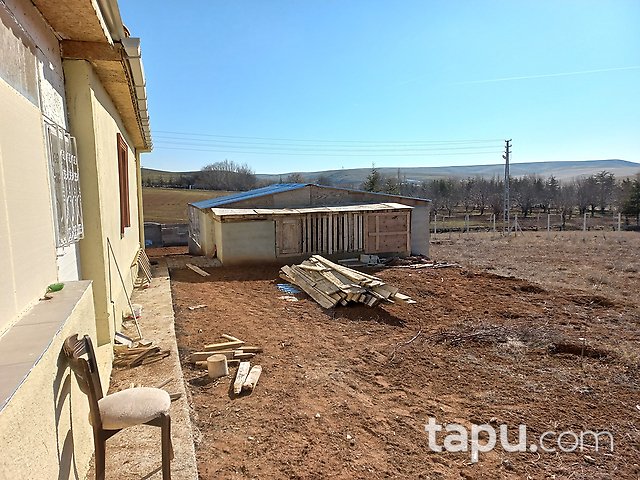 Gölbaşı'nda 987 m2 Arsa İçinde Müstakil Ev