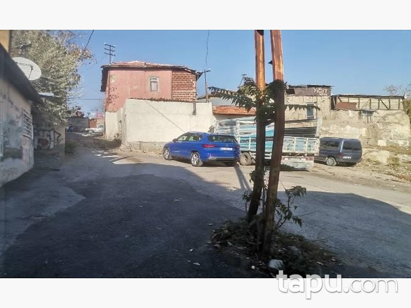 Altındağ'da Tek Katlı Hisseli Bina ve Arsası