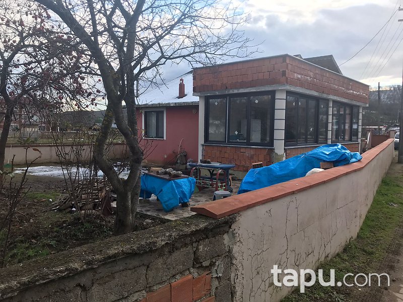 Sakarya Demiraçma Mahallesi'nde Hisseli 1198 Arazi içinde Müstakil Ev