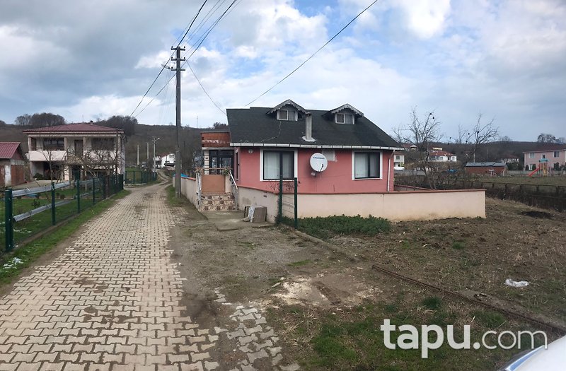 Sakarya Demiraçma Mahallesi'nde Hisseli 1198 Arazi içinde Müstakil Ev