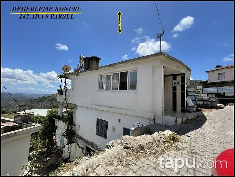 Muğla Milas'ta 261 m2 3 Katlı Bina ve Arsası