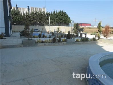 Silivri Alipaşa'da Merkezi Konumda Yeni Bina'da 27 m2 Ofis