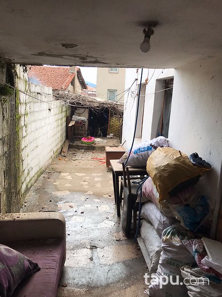 Muğla Menteşe Muslihittin Mahallesi'nde Hisseli Kargir Ev