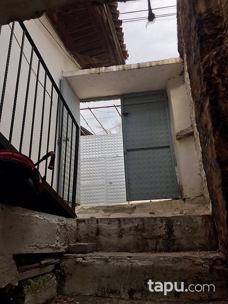 Muğla Menteşe Muslihittin Mahallesi'nde Hisseli Kargir Ev