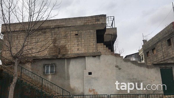 Gaziantep Mehmet Yalçın Nane Caddesi'nde Hisseli Avlulu Müstakil Ev
