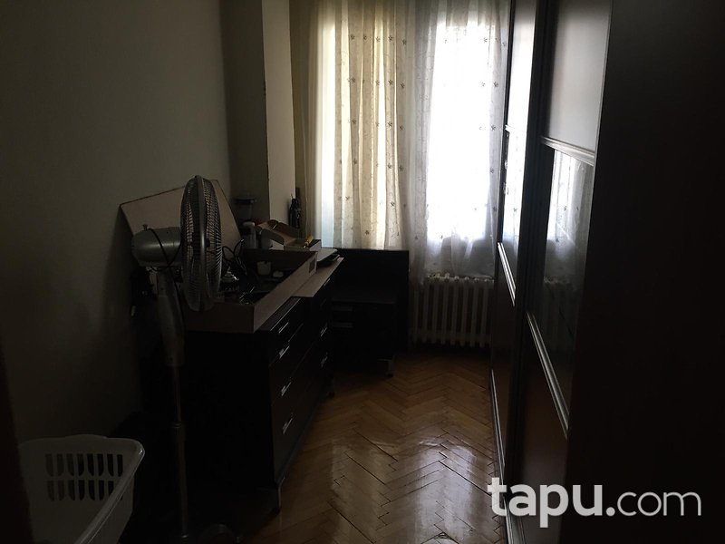 Sarıyer Gazeteciler Sitesi’nde 3+1 100 m2 Ara kat Daire