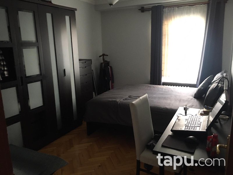 Sarıyer Gazeteciler Sitesi’nde 3+1 100 m2 Ara kat Daire
