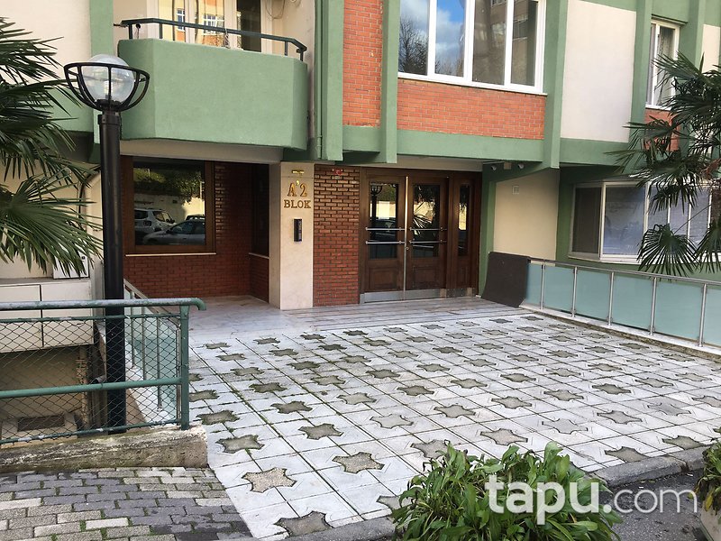 Sarıyer Gazeteciler Sitesi’nde 3+1 100 m2 Ara kat Daire