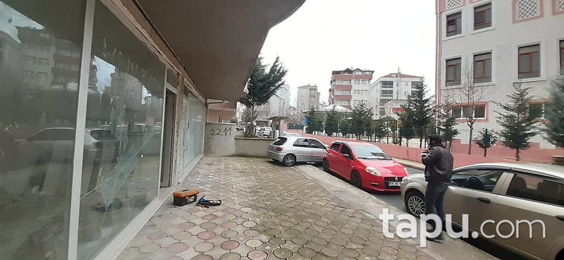 Çerkezköy'de Ulaşım Rahat Depolu 80 m2 Dükkan