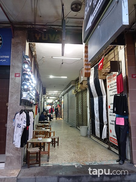 Sefaköy Bankalar Caddesi'nde Pasaj İçi Kiracılı Dükkan