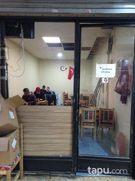 Sefaköy Bankalar Caddesi'nde Pasaj İçi Kiracılı Dükkan