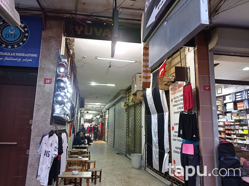 Sefaköy Bankalar Caddesi'nde Pasaj İçi Kiracılı Dükkan