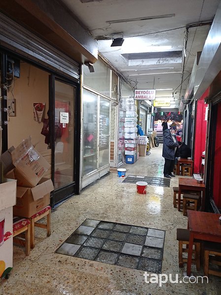 Sefaköy Bankalar Caddesi'nde Pasaj İçi Kiracılı Dükkan