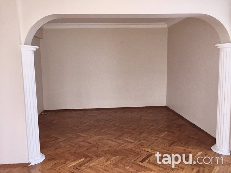 Tarabya Sanatçılar Sitesi'nde 2+1 Satılık Daire