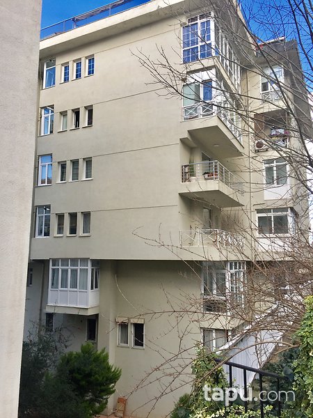 Tarabya Sanatçılar Sitesi'nde 2+1 Satılık Daire