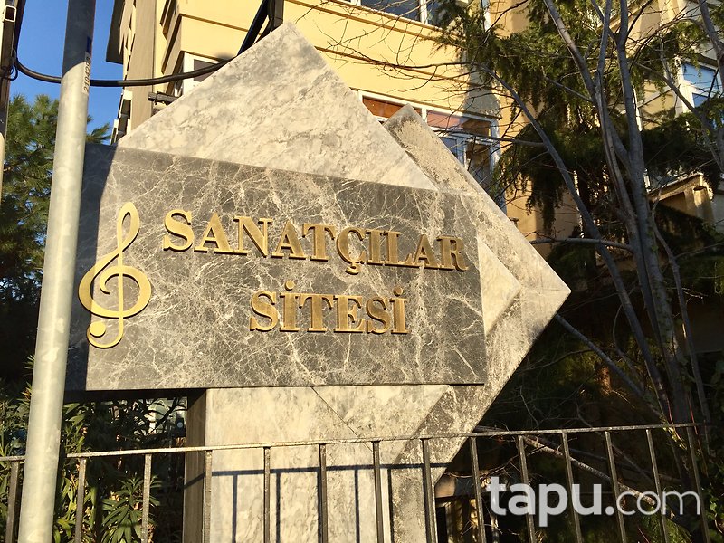 Tarabya Sanatçılar Sitesi'nde 2+1 Satılık Daire