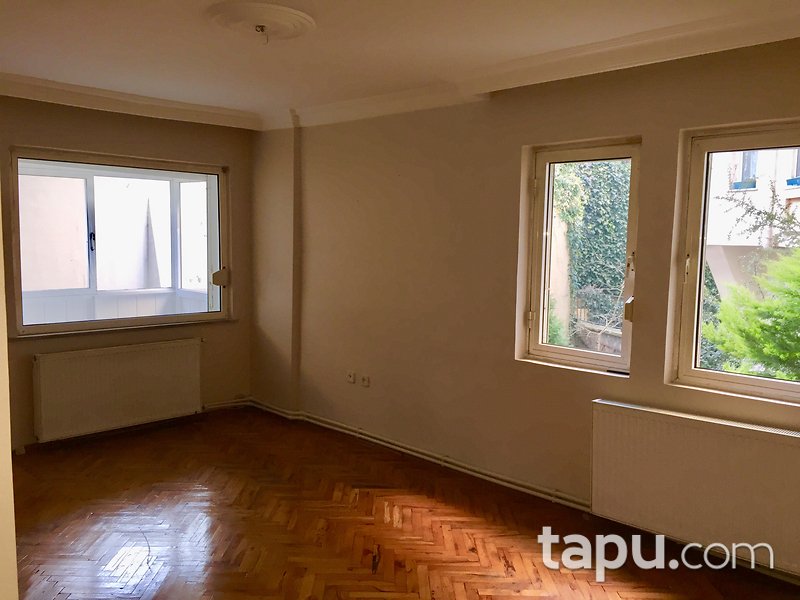 Tarabya Sanatçılar Sitesi'nde 2+1 Satılık Daire