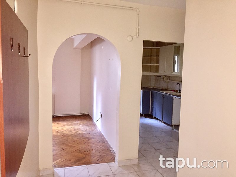 Tarabya Sanatçılar Sitesi'nde 2+1 Satılık Daire