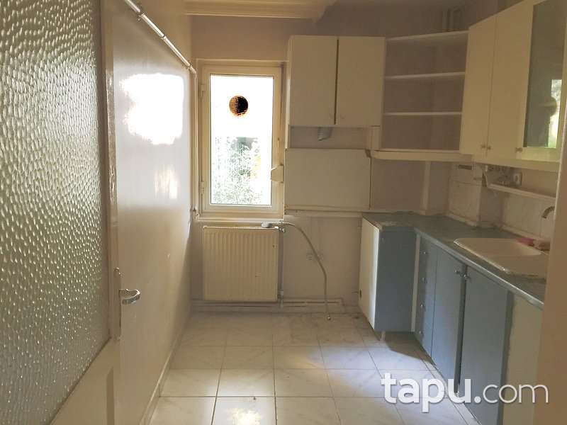 Tarabya Sanatçılar Sitesi'nde 2+1 Satılık Daire