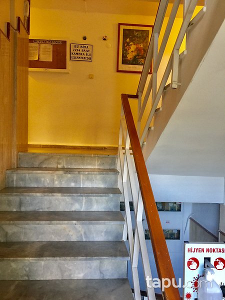 Tarabya Sanatçılar Sitesi'nde 2+1 Satılık Daire