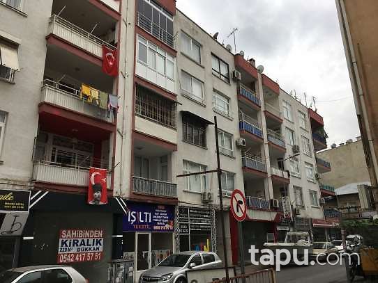 Mersin Soğuksu Caddesi'nde 81 m2 Dükkan