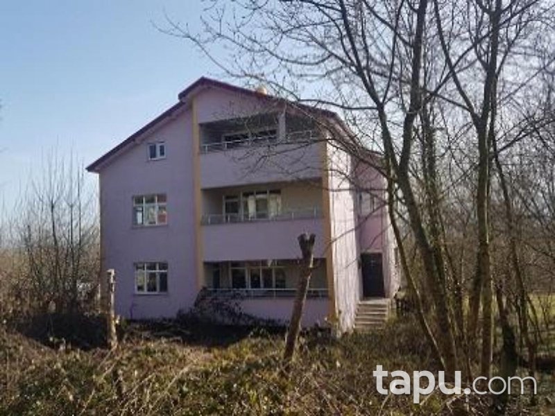 Zonguldak Çaycuma Şerhler Mahallesi'nde Natamam 2 Katlı Bahçeli Bina