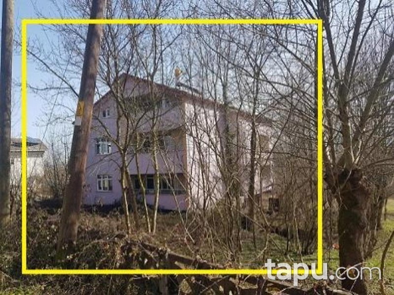 Zonguldak Çaycuma Şerhler Mahallesi'nde Natamam 2 Katlı Bahçeli Bina