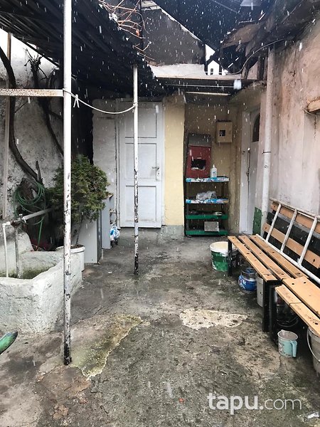 Altındağ'da Tek Katlı Hisseli Bina ve Arsası