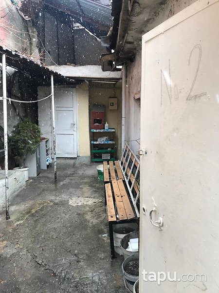 Altındağ'da Tek Katlı Hisseli Bina ve Arsası