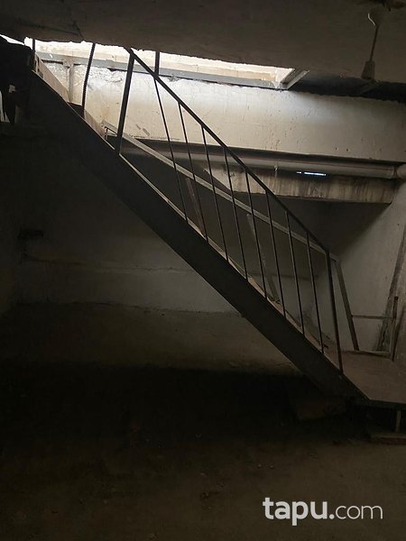 Eskişehir Emek Mahallesi'nde Bulvara Yakın 197 m2 Depolu Dükkan