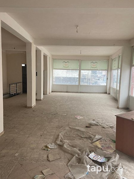 Eskişehir Emek Mahallesi'nde Bulvara Yakın 197 m2 Depolu Dükkan