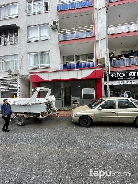 Mersin Soğuksu Caddesi'nde 81 m2 Dükkan