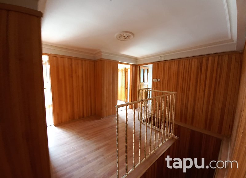 Mamak Şahintepe Mahallesi'nde 275 m2 Çatı Katı Daire