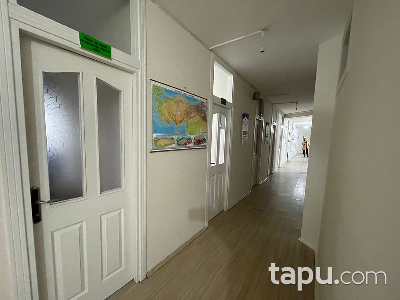 Arnavutköy 315 m2 Geniş Kullanımlı Ofis