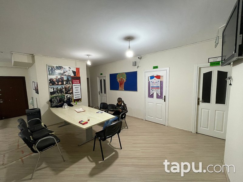 Arnavutköy 315 m2 Geniş Kullanımlı Ofis