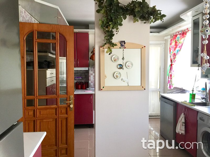 Göztepe Marmaray'a Yürüme Mesafesinde Cadde Üzeri Kiracılı Daire