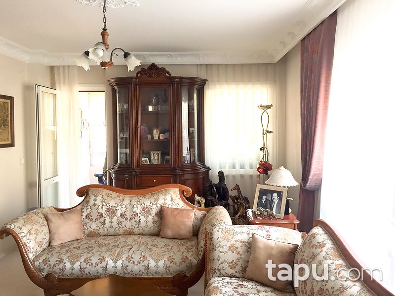 Göztepe Marmaray'a Yürüme Mesafesinde Cadde Üzeri Kiracılı Daire