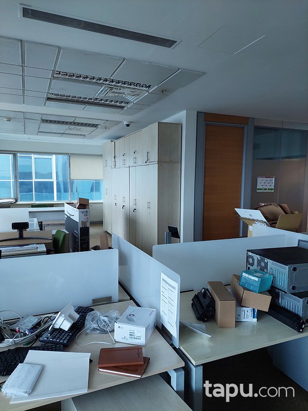 Levent Metrocity'de Prestijli Kiralık Ofis