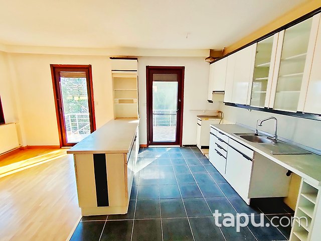 Bahçeşehir Badem Villaları'nda E Tipi 5+2 350 m2 Villa