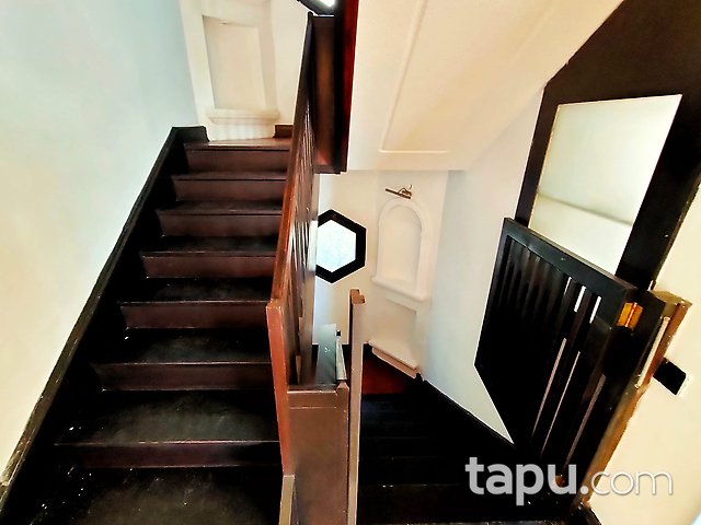 Bahçeşehir Badem Villaları'nda E Tipi 5+2 350 m2 Villa