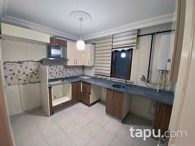 Pendik Esenyalı'da Marmaray'a 2 km Uzaklıkta Hazır Kiracılı 2+1 Daire